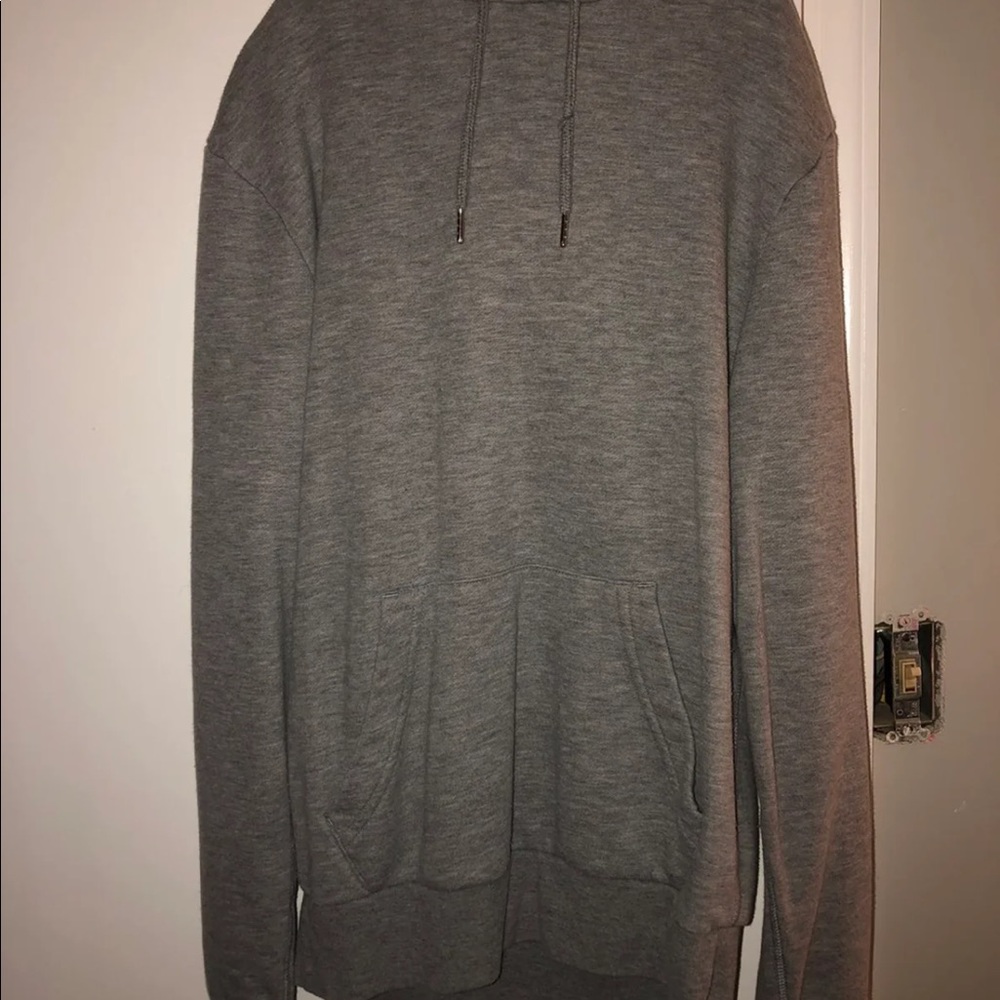 gray sweatshirt